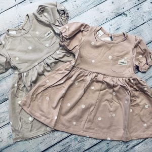 Sukienka krótki rękaw groszki od Atut / 2 kolory