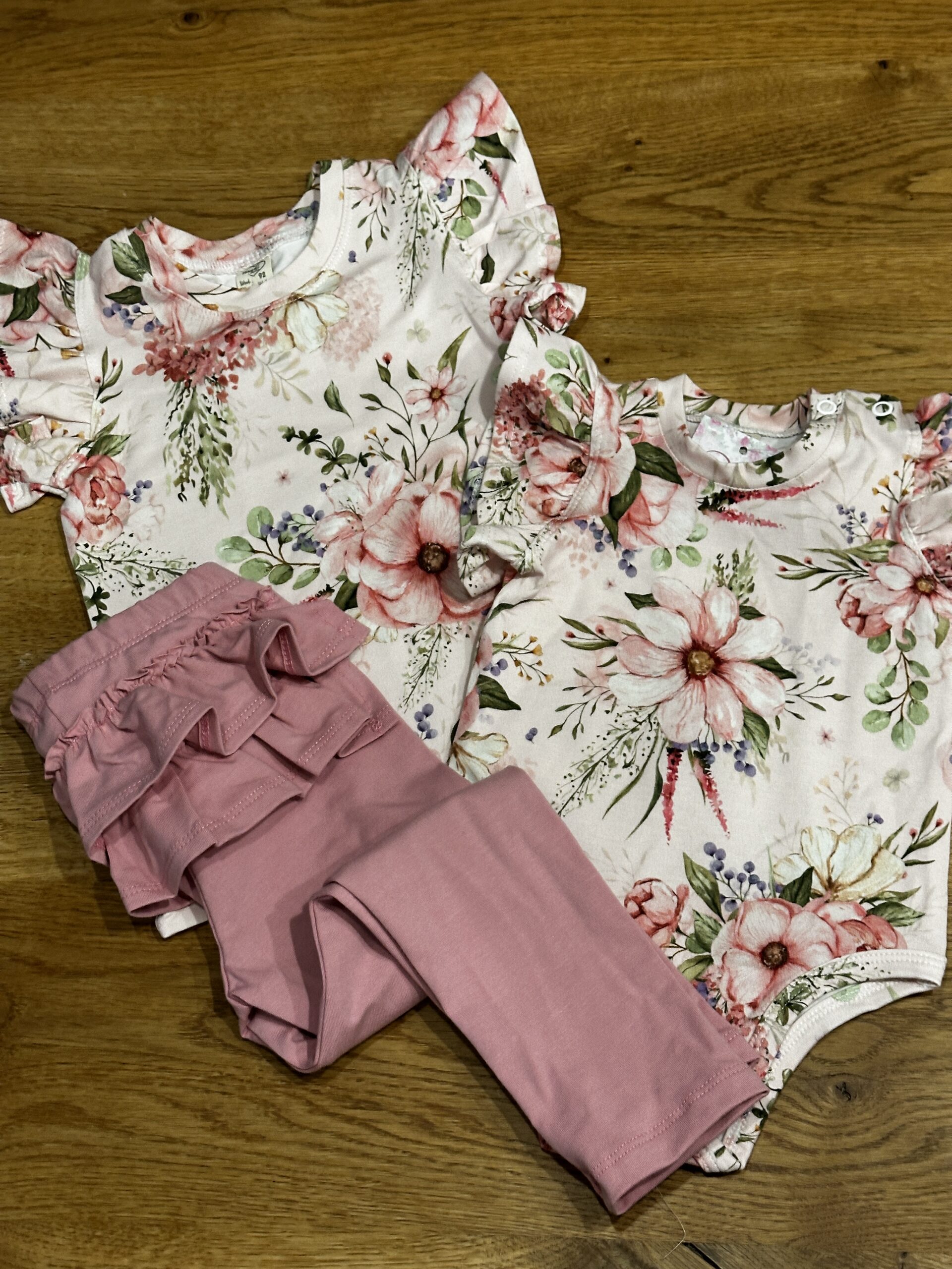 Legginsy Z Falbankami Róż Haydi - obrazek 3