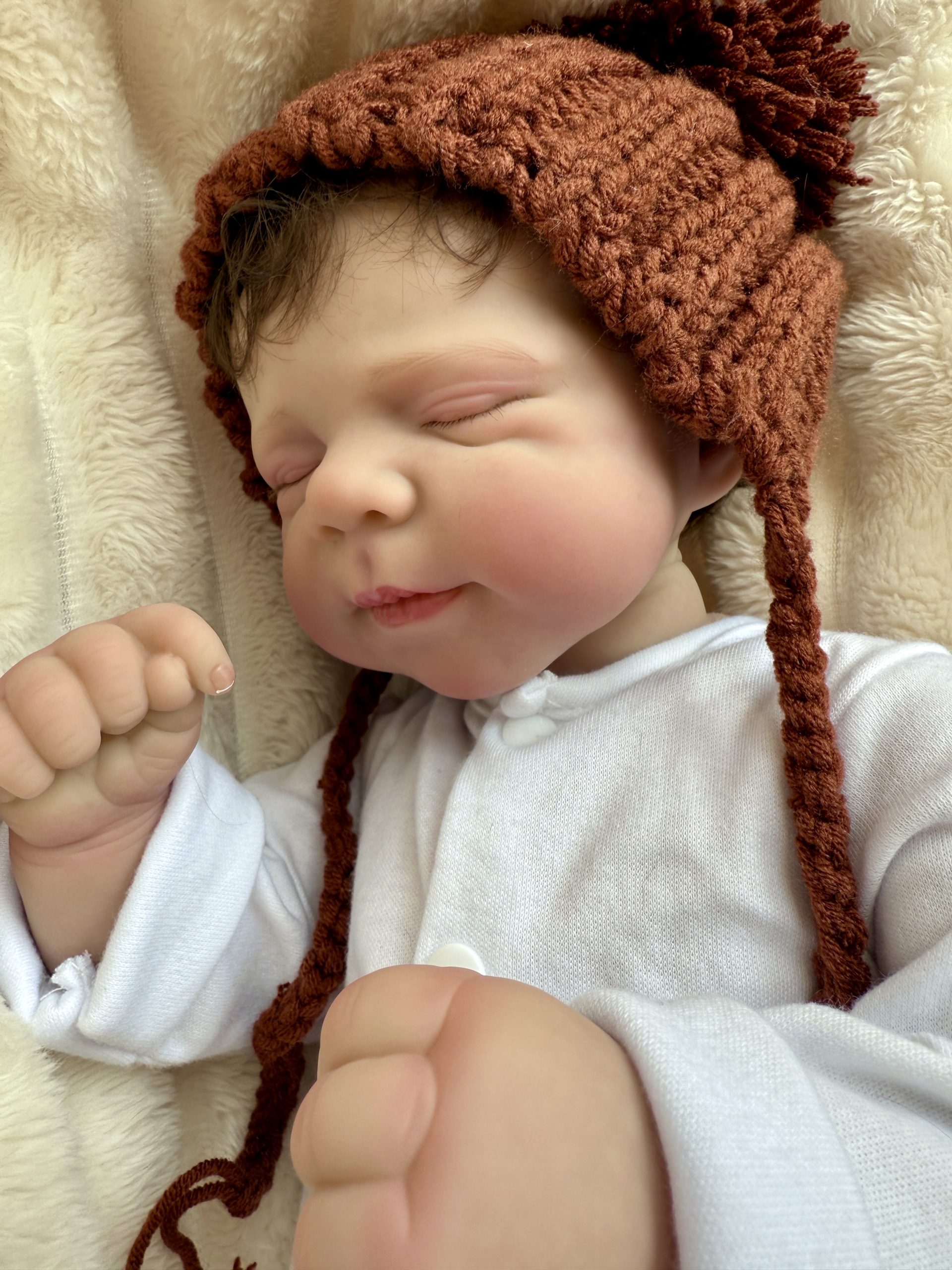 Realistyczna Lalka Z Czuprynką 48 cm - obrazek 2